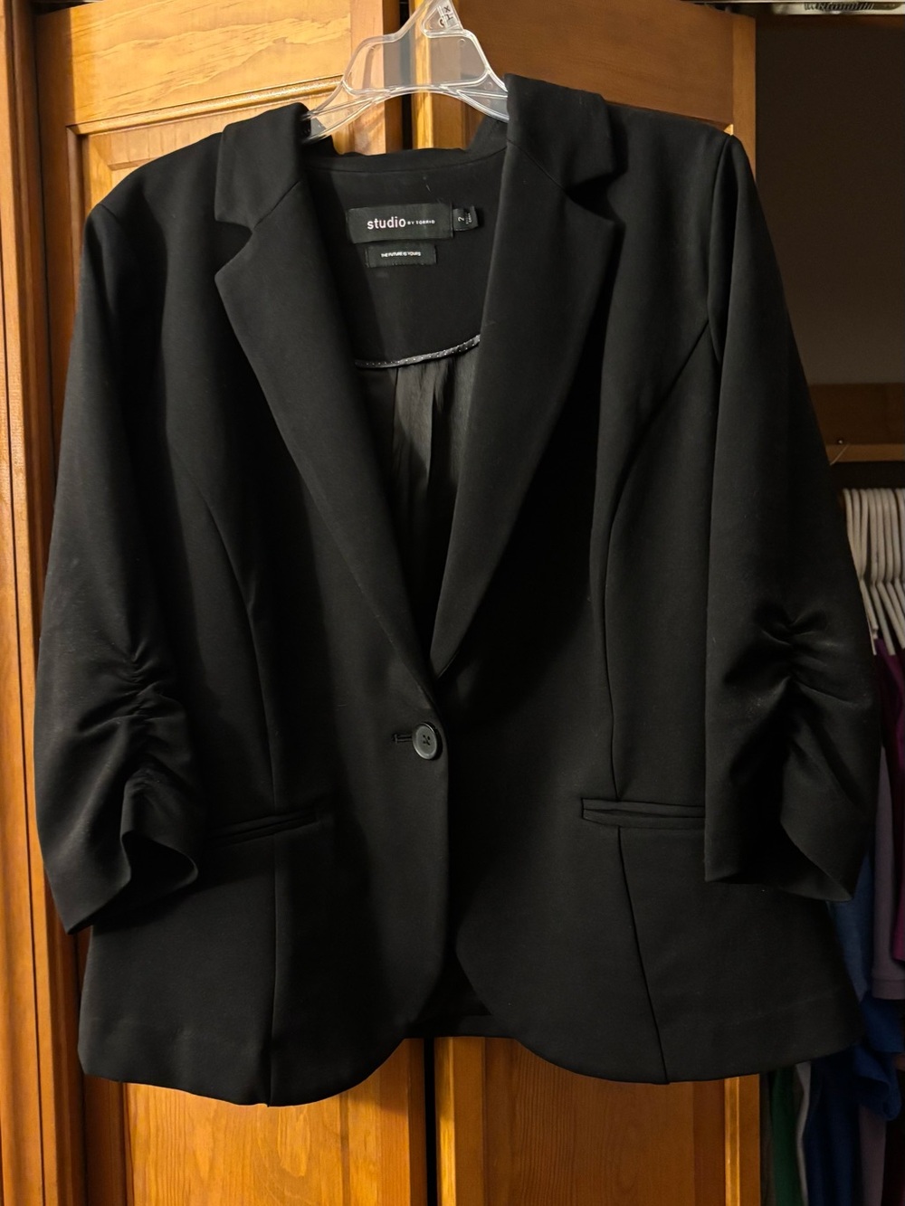 Torrid Studio Works Black Single-Button Ruched-Sleeve Blazer